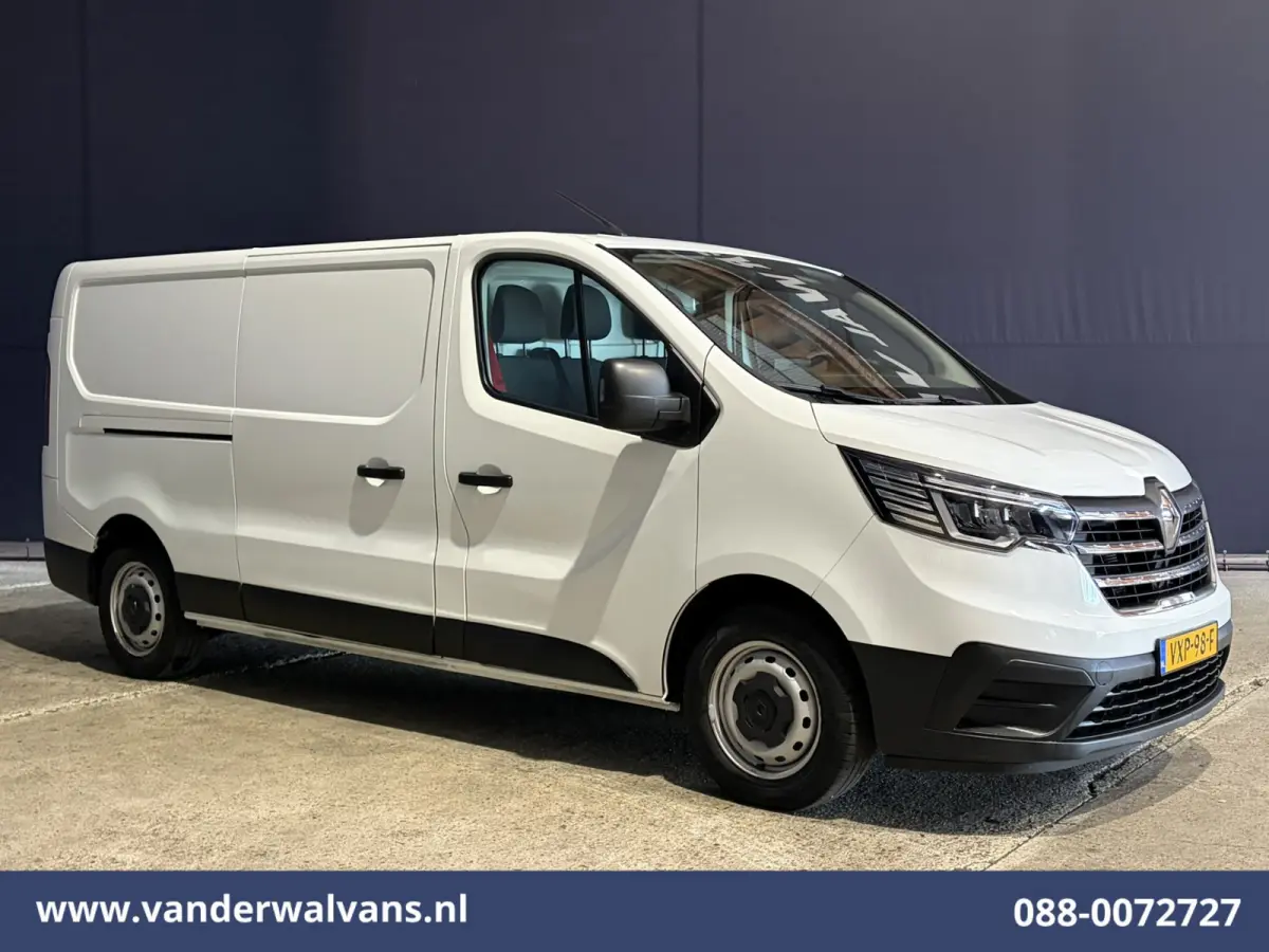 2.0 Blue dCi 130pk L2H1 Euro6 Airco | LED | 2500kg Trekhaak | Cruisecontrol Parkeersensoren, Bijrijdersbank