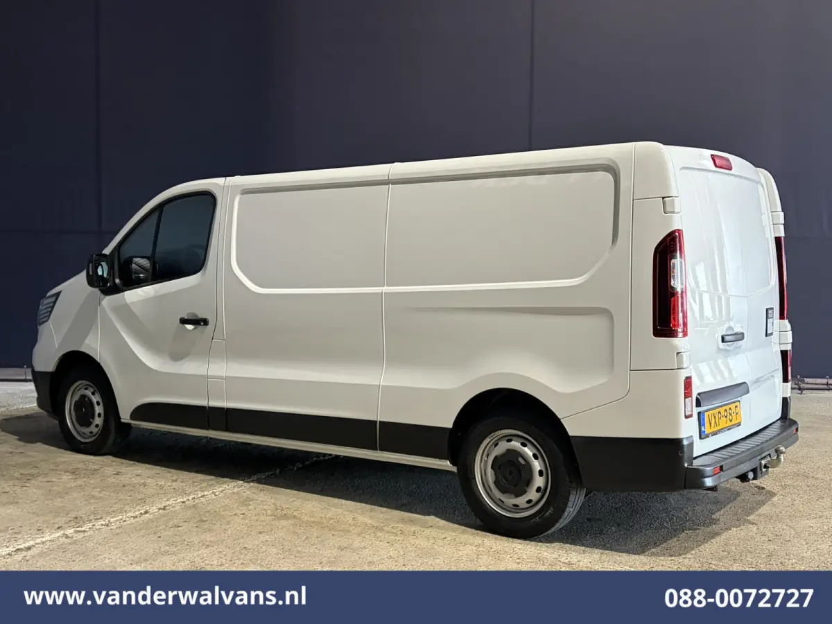 2.0 Blue dCi 130pk L2H1 Euro6 Airco | LED | 2500kg Trekhaak | Cruisecontrol Parkeersensoren, Bijrijdersbank