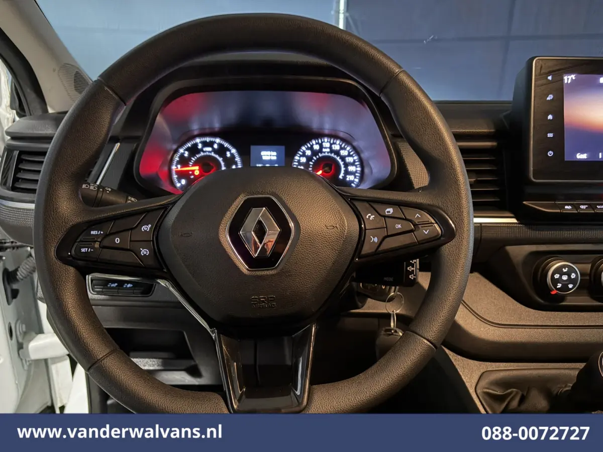 2.0 Blue dCi 130pk L2H1 Euro6 Airco | LED | 2500kg Trekhaak | Cruisecontrol Parkeersensoren, Bijrijdersbank