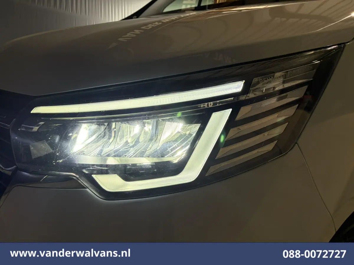 2.0 Blue dCi 130pk L2H1 Euro6 Airco | LED | 2500kg Trekhaak | Cruisecontrol Parkeersensoren, Bijrijdersbank