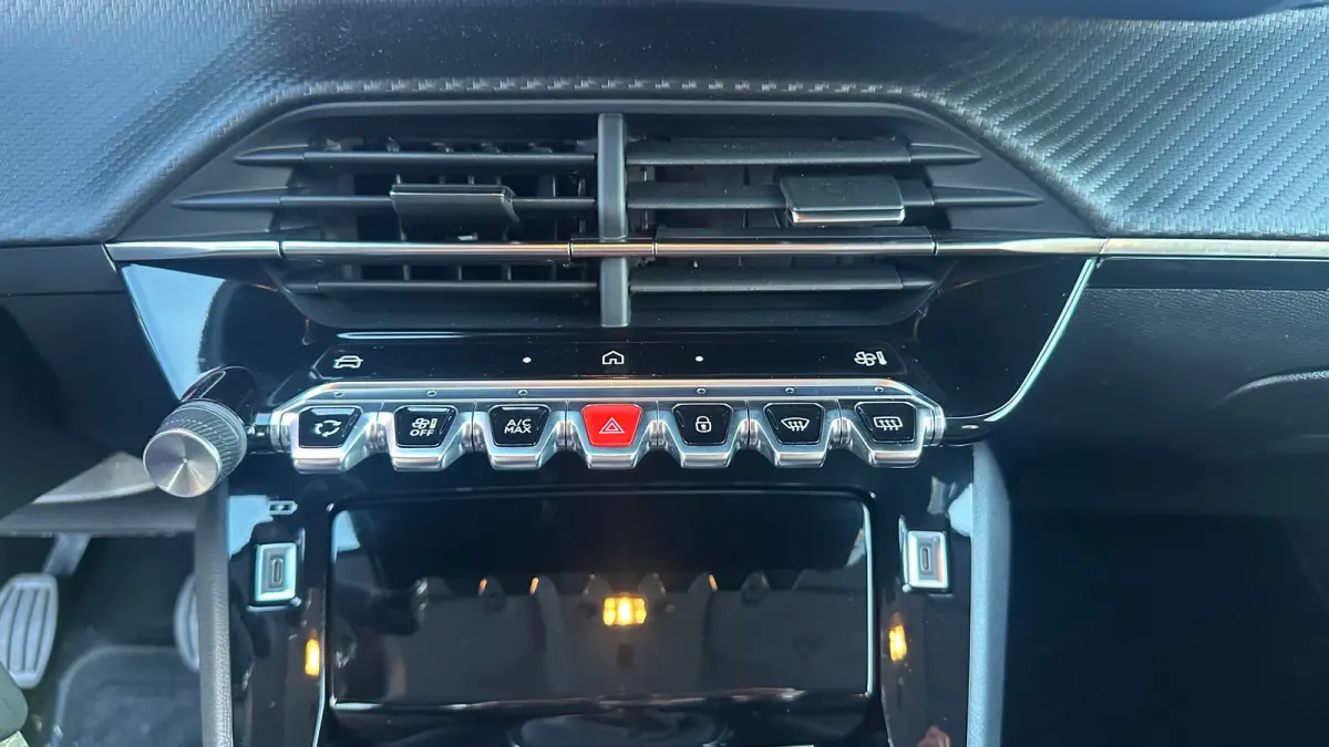 1.2 PureTech 100 Allure | Apple Carplay / Android Auto | Cruise Control | Climate Control | Draadloze Telefoonlader | Achteruitrij Camera