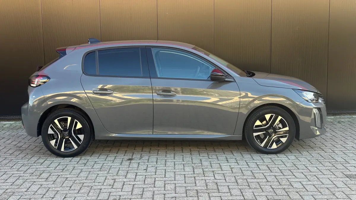 1.2 PureTech 100 Allure | Apple Carplay / Android Auto | Cruise Control | Climate Control | Draadloze Telefoonlader | Achteruitrij Camera