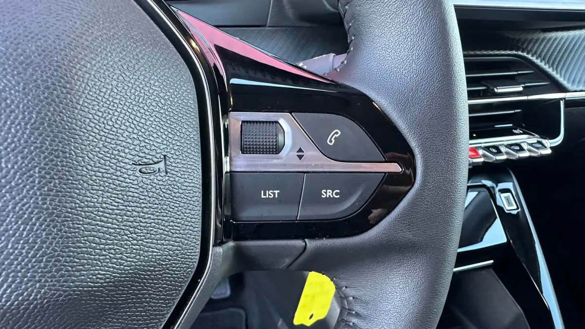 1.2 PureTech 100 Allure | Apple Carplay / Android Auto | Cruise Control | Climate Control | Draadloze Telefoonlader | Achteruitrij Camera