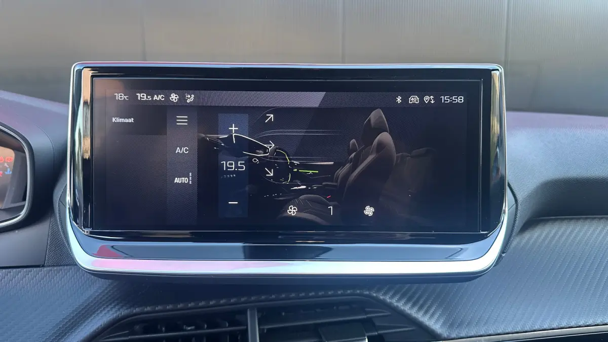 1.2 PureTech 100 Allure | Apple Carplay / Android Auto | Cruise Control | Climate Control | Draadloze Telefoonlader | Achteruitrij Camera