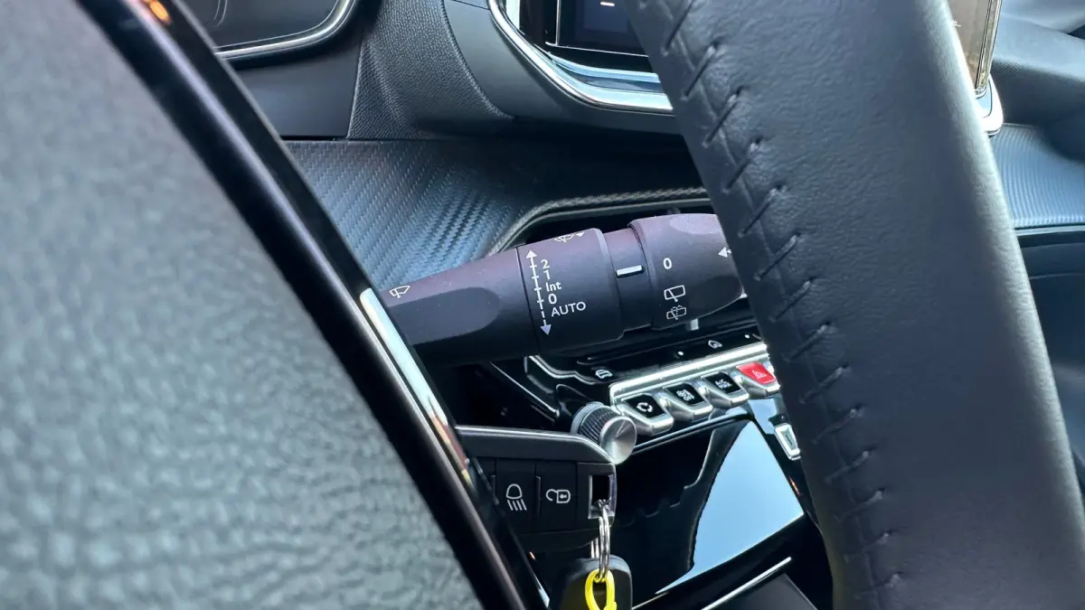 1.2 PureTech 100 Allure | Apple Carplay / Android Auto | Cruise Control | Climate Control | Draadloze Telefoonlader | Achteruitrij Camera