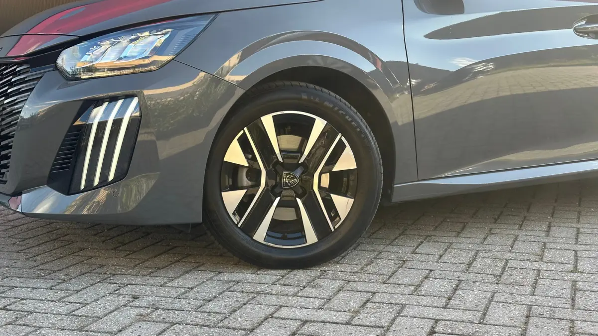 1.2 PureTech 100 Allure | Apple Carplay / Android Auto | Cruise Control | Climate Control | Draadloze Telefoonlader | Achteruitrij Camera