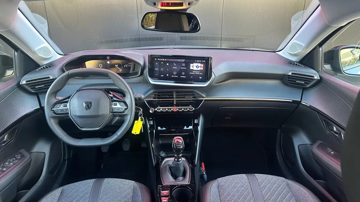 1.2 PureTech 100 Allure | Apple Carplay / Android Auto | Cruise Control | Climate Control | Draadloze Telefoonlader | Achteruitrij Camera