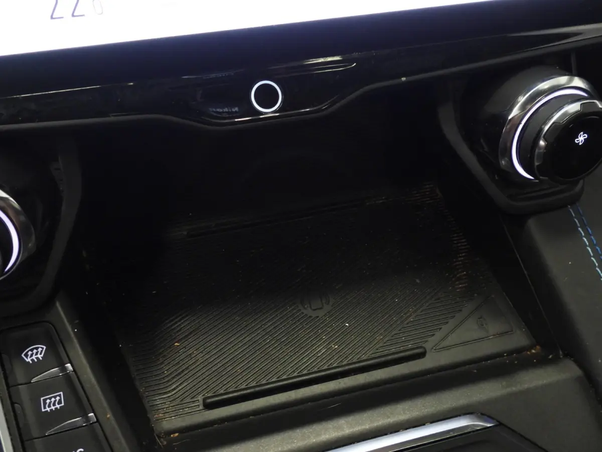 1.5 PHEV Plug-In ZWARTE HEMEL/360CAM/SCHUIFDAK/LED/20"LMV!