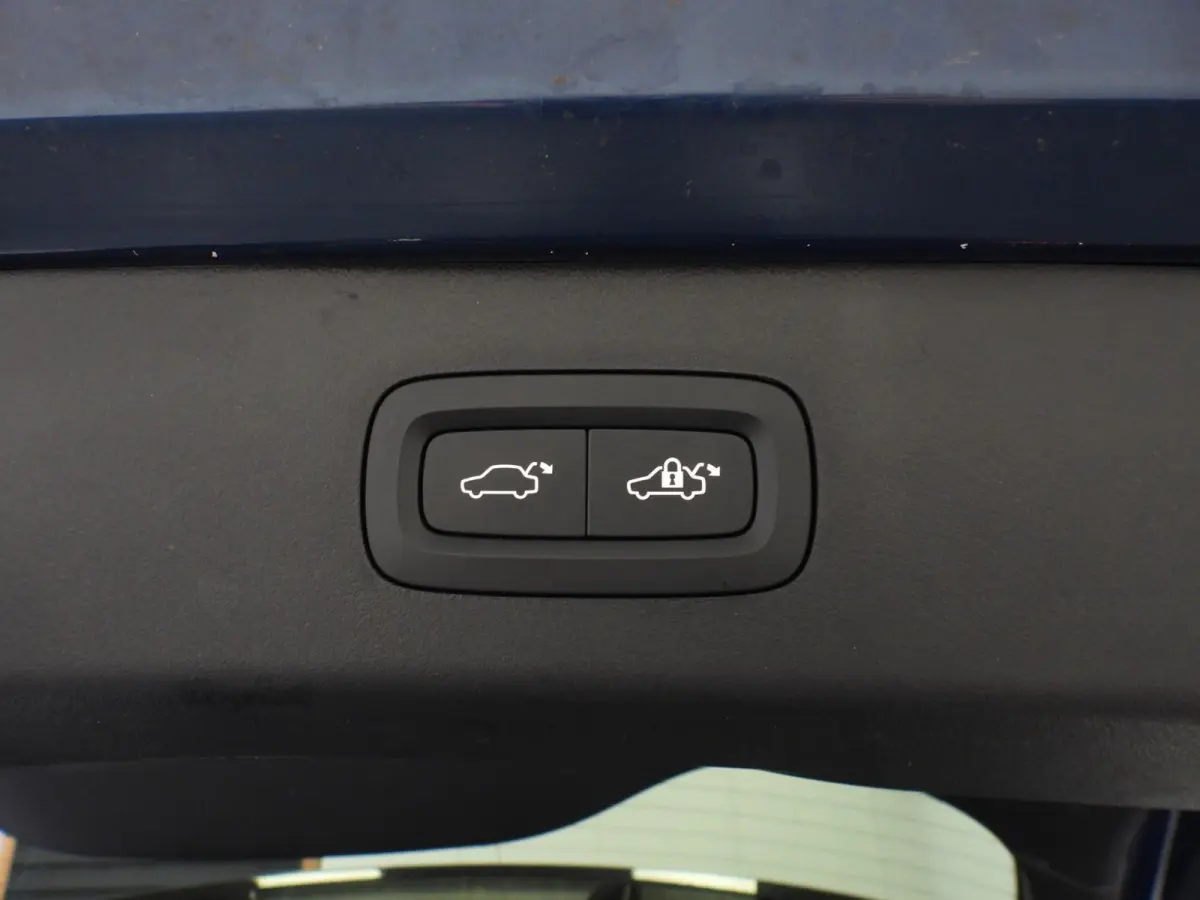 1.5 PHEV Plug-In ZWARTE HEMEL/360CAM/SCHUIFDAK/LED/20"LMV!