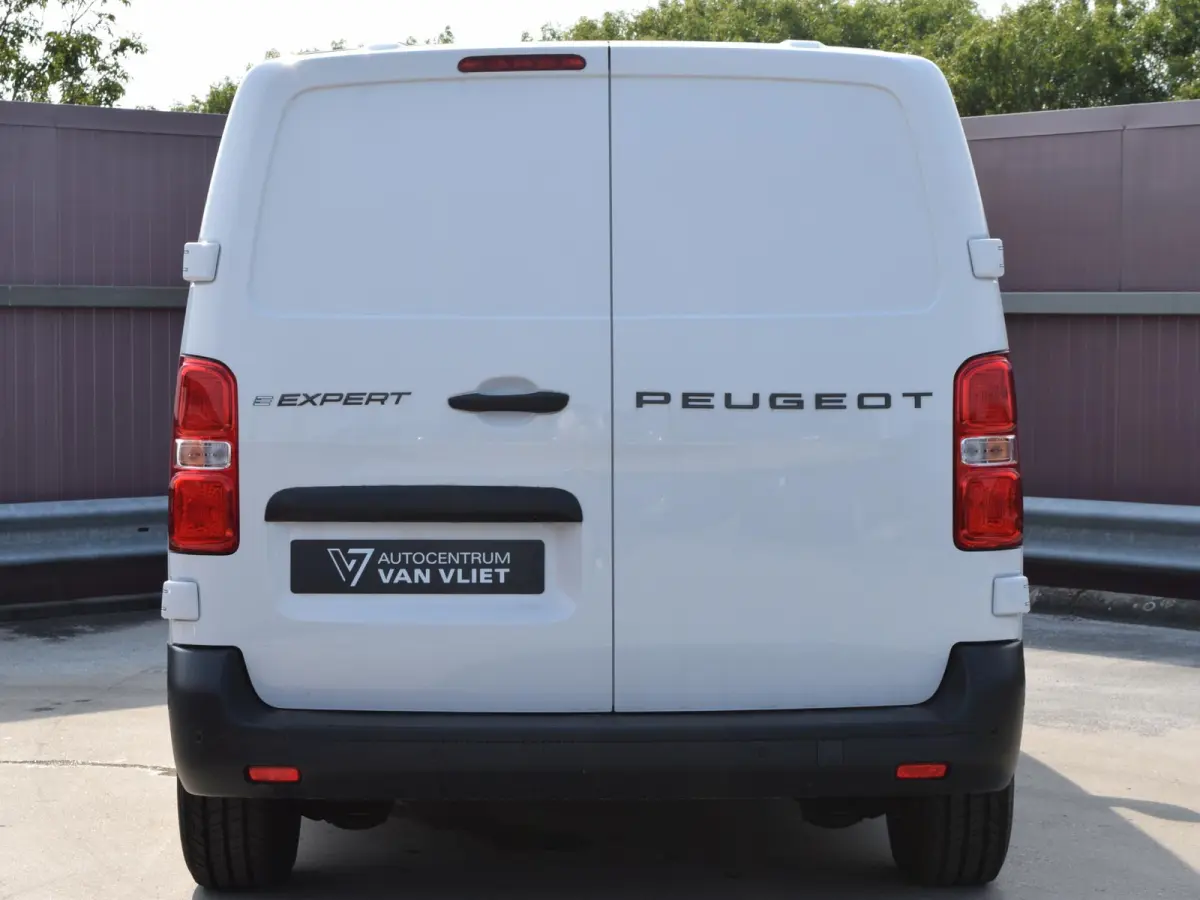 EV L2 75 kWh Surround NAV pakket | Geïsoleerde comfort scheidingswand met vaste ruit | Reservewiel | 7.9% financial lease mogelijk