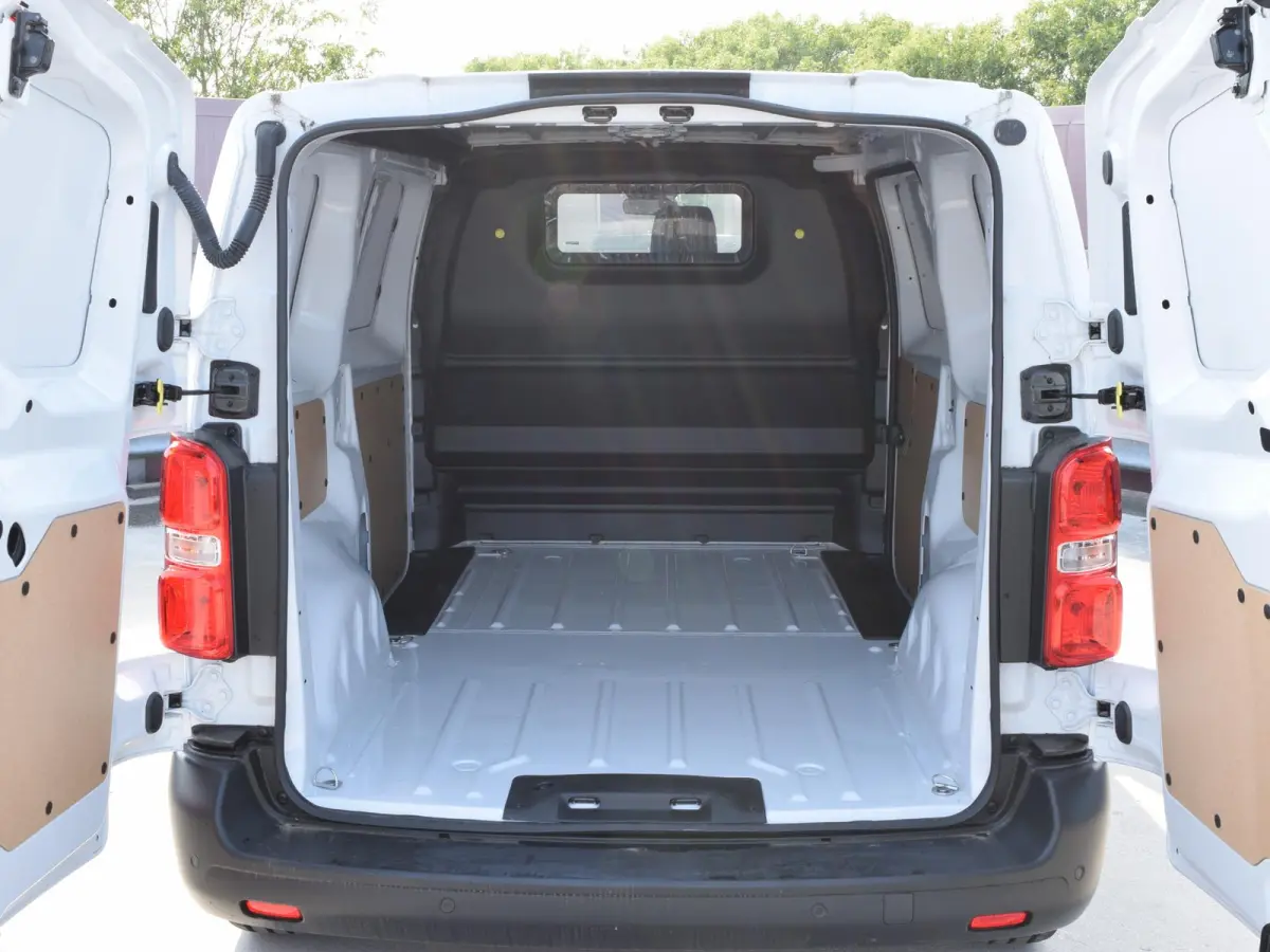 EV L2 75 kWh Surround NAV pakket | Geïsoleerde comfort scheidingswand met vaste ruit | Reservewiel | 7.9% financial lease mogelijk