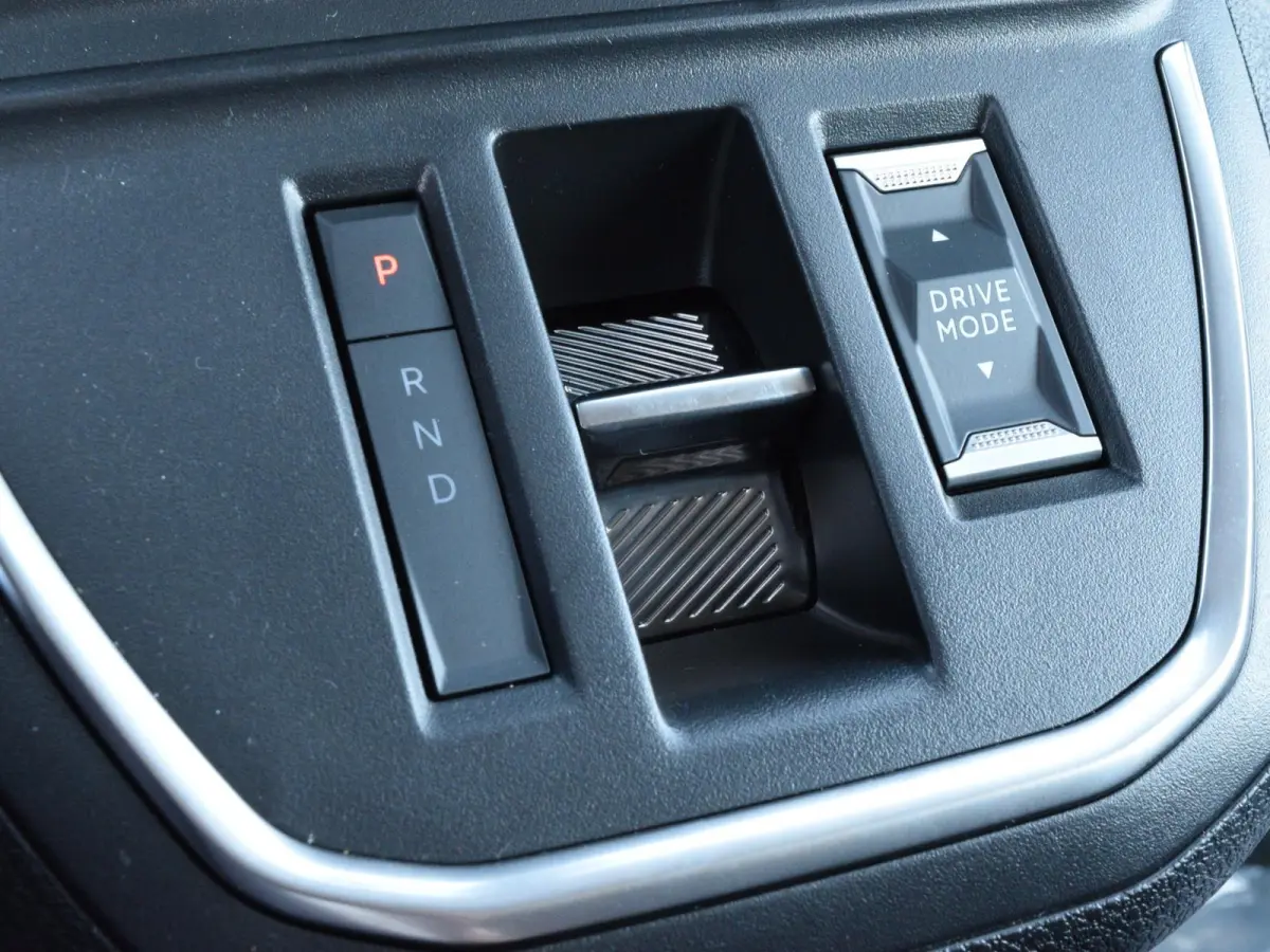 EV L2 75 kWh Surround NAV pakket | Geïsoleerde comfort scheidingswand met vaste ruit | Reservewiel | 7.9% financial lease mogelijk