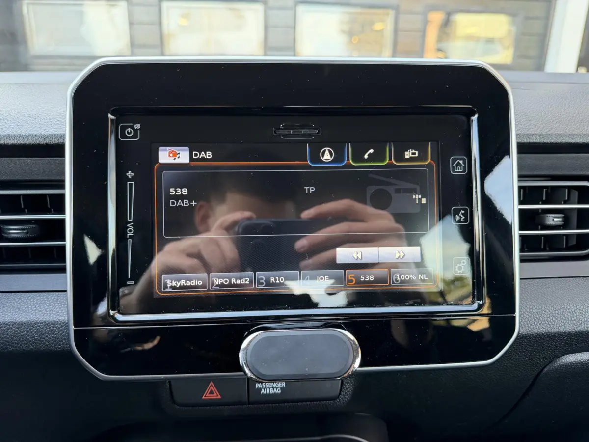 1.2 Smart Hybrid Select SLECHTS 42.658 KM | 1E EIG | NAVI | CAMERA | LMV |