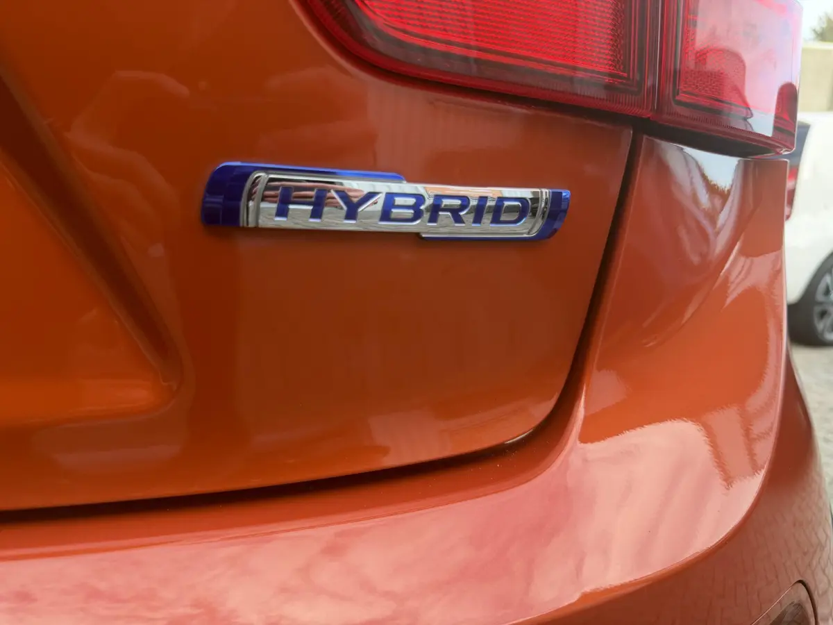1.2 Smart Hybrid Select SLECHTS 42.658 KM | 1E EIG | NAVI | CAMERA | LMV |