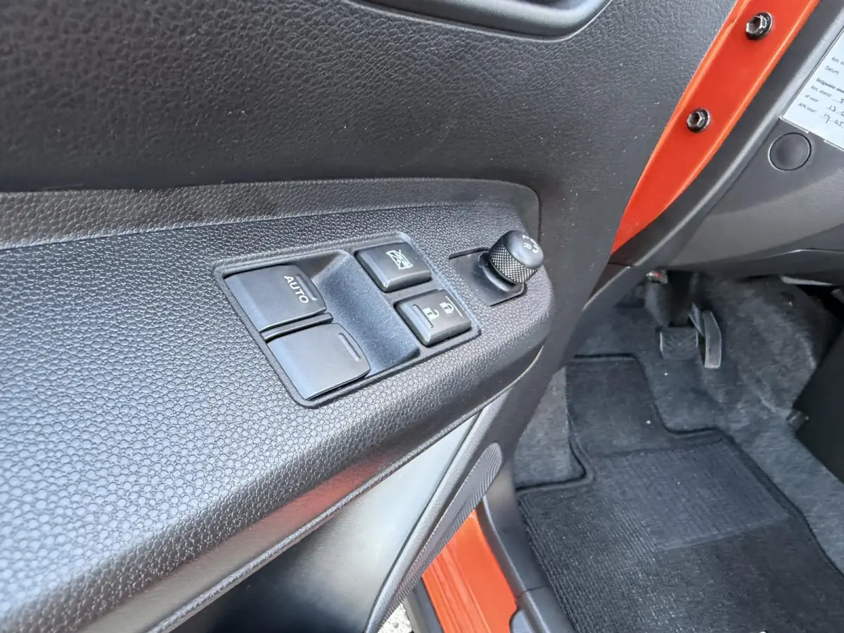 1.2 Smart Hybrid Select SLECHTS 42.658 KM | 1E EIG | NAVI | CAMERA | LMV |