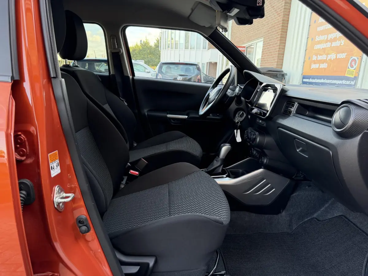 1.2 Smart Hybrid Select SLECHTS 42.658 KM | 1E EIG | NAVI | CAMERA | LMV |