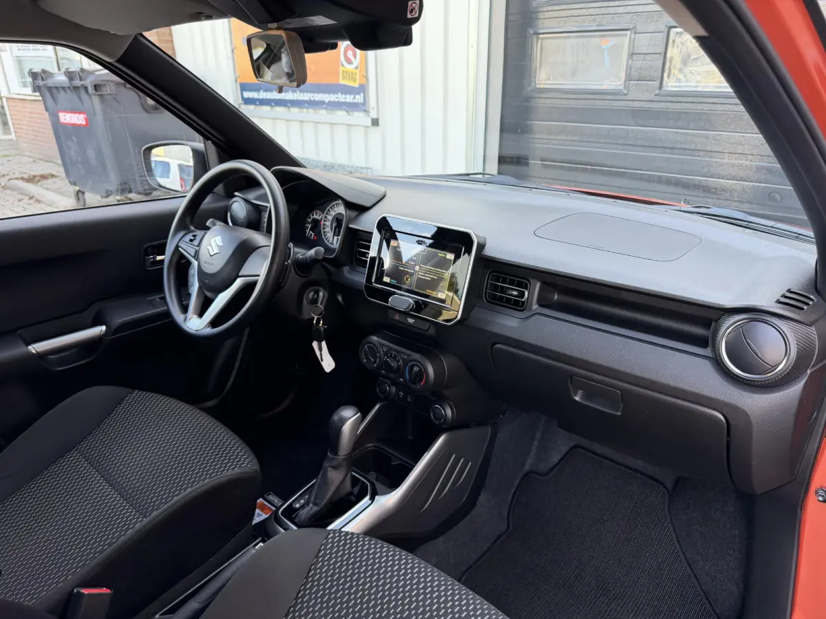 1.2 Smart Hybrid Select SLECHTS 42.658 KM | 1E EIG | NAVI | CAMERA | LMV |