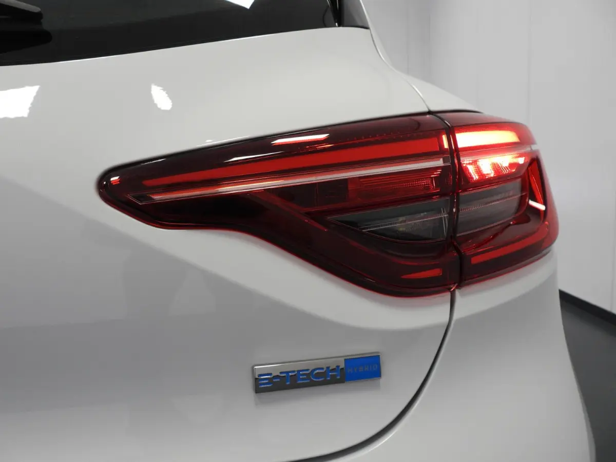 1.6 E-Tech Hybrid 140 Business Zen NAVI/CAMERA/CRUISE/LED/PDC!
