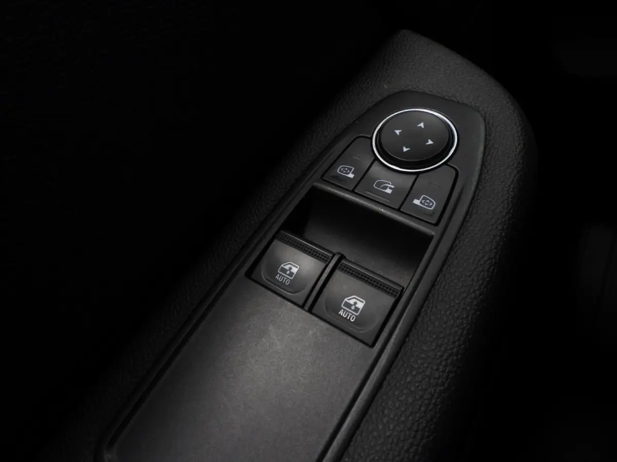 1.6 E-Tech Hybrid 140 Business Zen NAVI/CAMERA/CRUISE/LED/PDC!