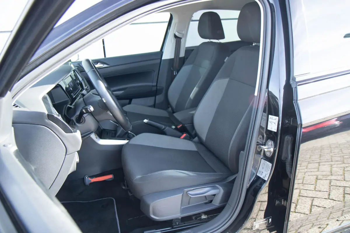 1.0 TSI 95pk Life | Parkeersensor Voor & Achter | Lichtmetalen Velgen 16" | Apple Carplay/Android Auto