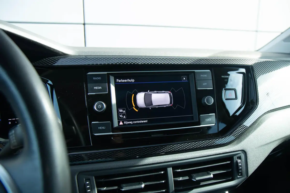 1.0 TSI 95pk Life | Parkeersensor Voor & Achter | Lichtmetalen Velgen 16" | Apple Carplay/Android Auto
