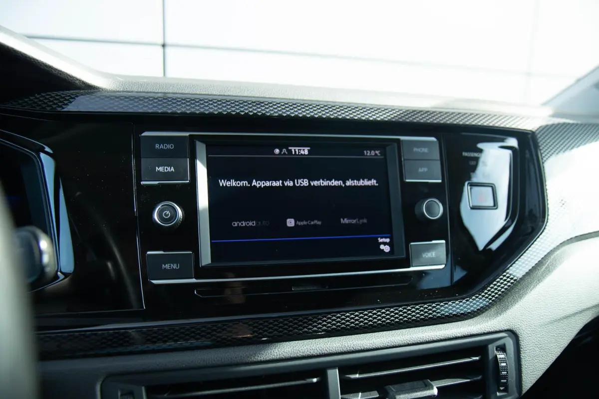 1.0 TSI 95pk Life | Parkeersensor Voor & Achter | Lichtmetalen Velgen 16" | Apple Carplay/Android Auto