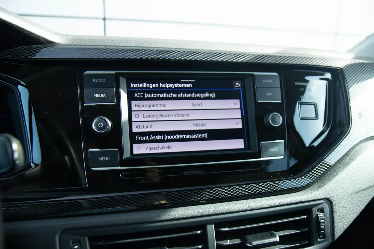 1.0 TSI 95pk Life | Parkeersensor Voor & Achter | Lichtmetalen Velgen 16" | Apple Carplay/Android Auto