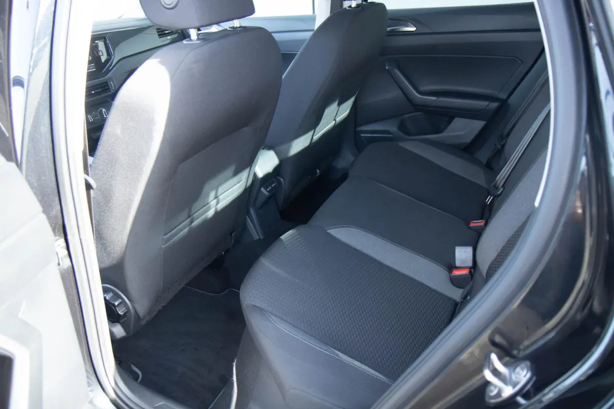 1.0 TSI 95pk Life | Parkeersensor Voor & Achter | Lichtmetalen Velgen 16" | Apple Carplay/Android Auto