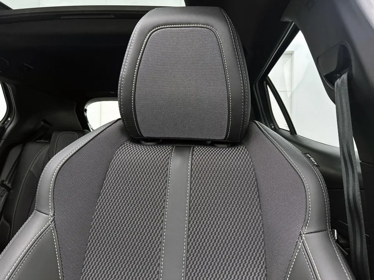 SUV GT Hybrid 145pk Automaat | Navigatie | Panoramisch schuif-kanteldak | 360° Camera | Climate Control | Adaptieve Cruise Control | Full Led koplampen | Parkeersensoren v+a | Keyless | Arm