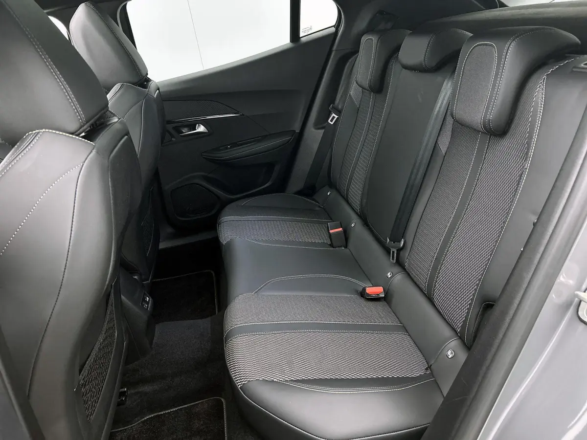 SUV GT Hybrid 145pk Automaat | Navigatie | Panoramisch schuif-kanteldak | 360° Camera | Climate Control | Adaptieve Cruise Control | Full Led koplampen | Parkeersensoren v+a | Keyless | Arm