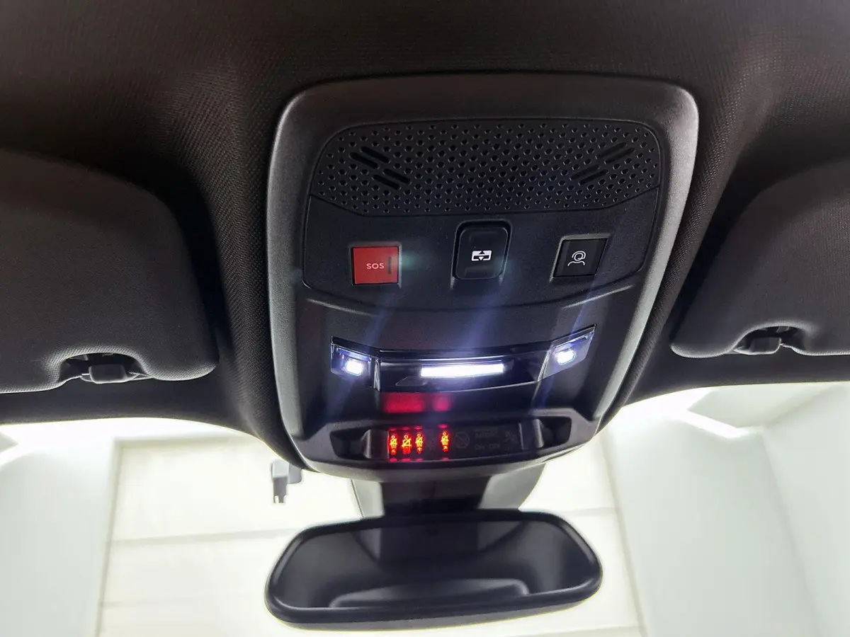 SUV GT Hybrid 145pk Automaat | Navigatie | Panoramisch schuif-kanteldak | 360° Camera | Climate Control | Adaptieve Cruise Control | Full Led koplampen | Parkeersensoren v+a | Keyless | Arm
