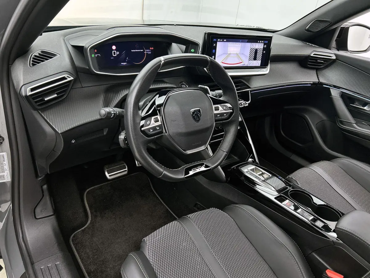 SUV GT Hybrid 145pk Automaat | Navigatie | Panoramisch schuif-kanteldak | 360° Camera | Climate Control | Adaptieve Cruise Control | Full Led koplampen | Parkeersensoren v+a | Keyless | Arm