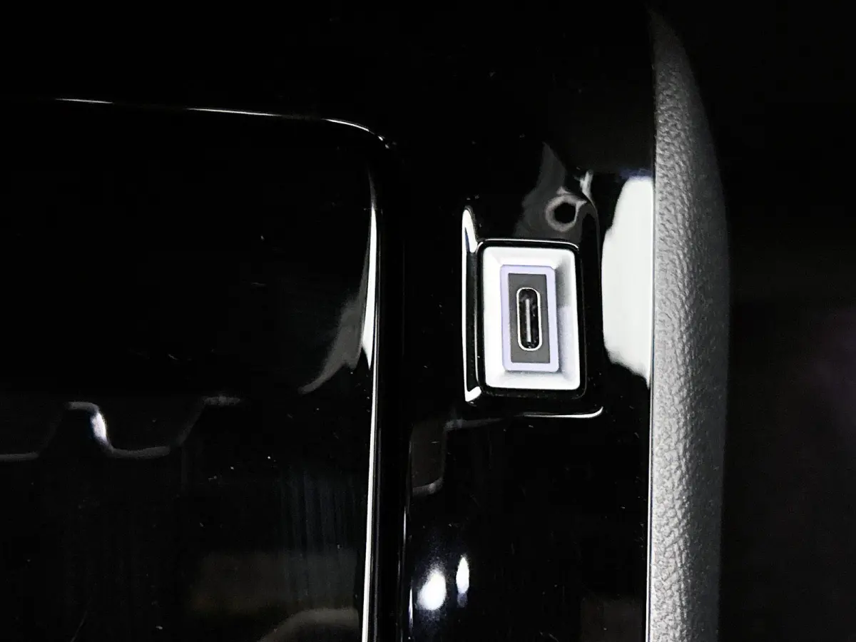 SUV GT Hybrid 145pk Automaat | Navigatie | Panoramisch schuif-kanteldak | 360° Camera | Climate Control | Adaptieve Cruise Control | Full Led koplampen | Parkeersensoren v+a | Keyless | Arm