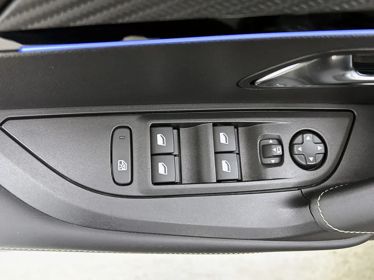 SUV GT Hybrid 145pk Automaat | Navigatie | Panoramisch schuif-kanteldak | 360° Camera | Climate Control | Adaptieve Cruise Control | Full Led koplampen | Parkeersensoren v+a | Keyless | Arm