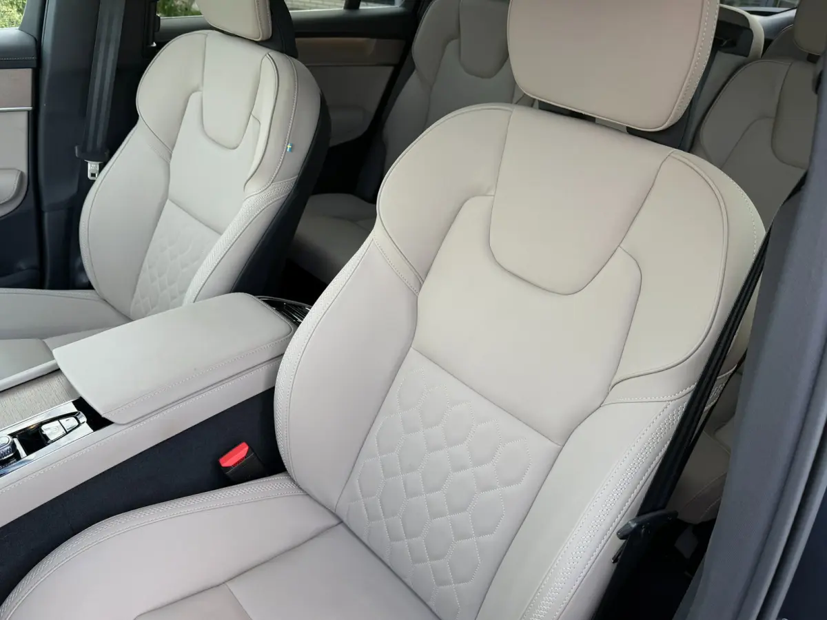 2.0 T8 Plug-in hybrid AWD Ultra Bright l ACC l Panoramadak l Harman/Kardon