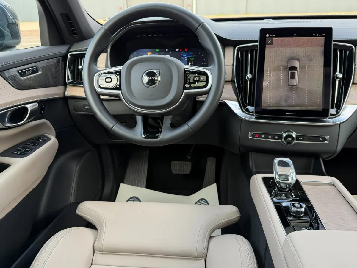 2.0 T8 Plug-in hybrid AWD Ultra Bright l ACC l Panoramadak l Harman/Kardon
