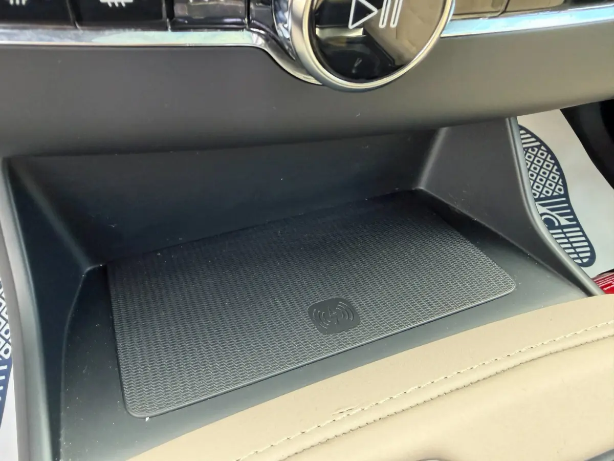 2.0 T8 Plug-in hybrid AWD Ultra Bright l ACC l Panoramadak l Harman/Kardon