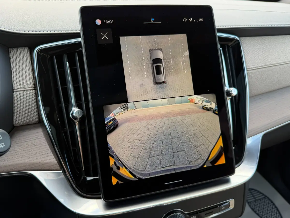 2.0 T8 Plug-in hybrid AWD Ultra Bright l ACC l Panoramadak l Harman/Kardon