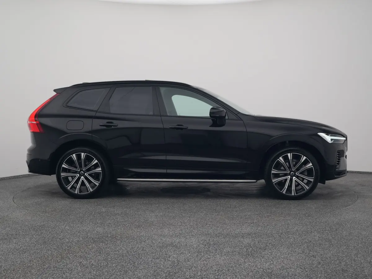 2.0 T6 Plug-in hybrid AWD Plus Dark Long Range | PANO | 360° | ADAPTIVE | H&K | STOELVENT. | STOEL- EN STUURVERW. | TREKHAAK