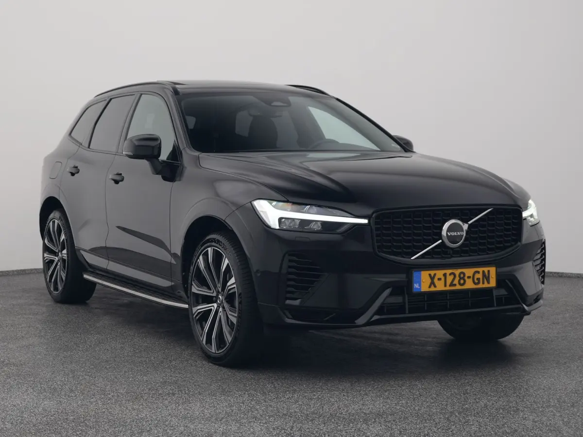 2.0 T6 Plug-in hybrid AWD Plus Dark Long Range | PANO | 360° | ADAPTIVE | H&K | STOELVENT. | STOEL- EN STUURVERW. | TREKHAAK