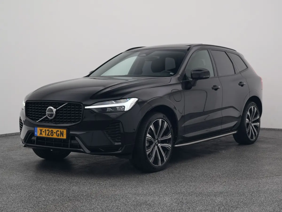 2.0 T6 Plug-in hybrid AWD Plus Dark Long Range | PANO | 360° | ADAPTIVE | H&K | STOELVENT. | STOEL- EN STUURVERW. | TREKHAAK