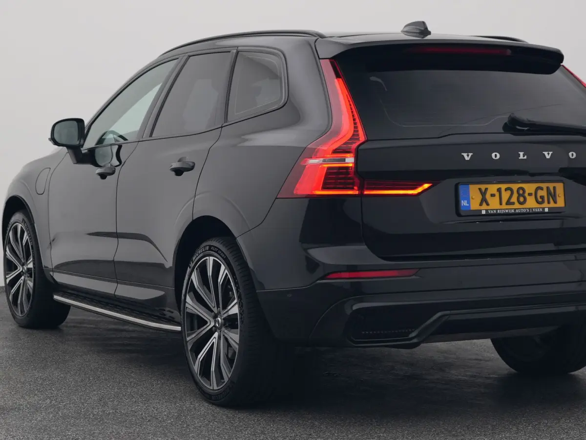 2.0 T6 Plug-in hybrid AWD Plus Dark Long Range | PANO | 360° | ADAPTIVE | H&K | STOELVENT. | STOEL- EN STUURVERW. | TREKHAAK