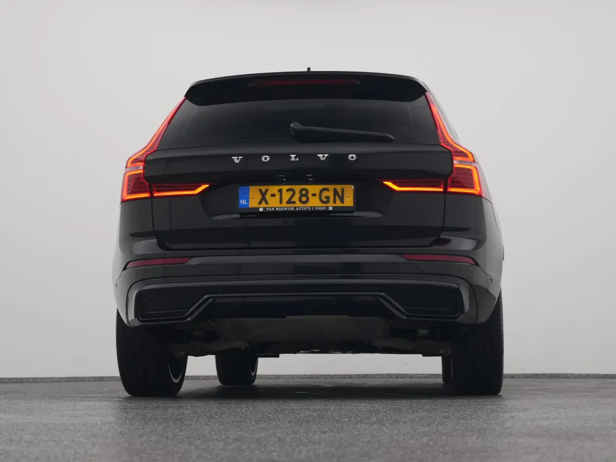 2.0 T6 Plug-in hybrid AWD Plus Dark Long Range | PANO | 360° | ADAPTIVE | H&K | STOELVENT. | STOEL- EN STUURVERW. | TREKHAAK
