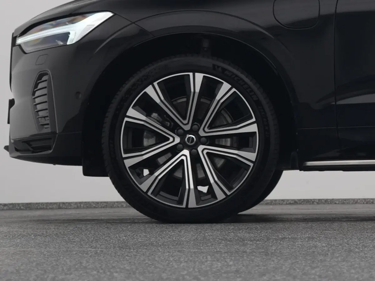 2.0 T6 Plug-in hybrid AWD Plus Dark Long Range | PANO | 360° | ADAPTIVE | H&K | STOELVENT. | STOEL- EN STUURVERW. | TREKHAAK