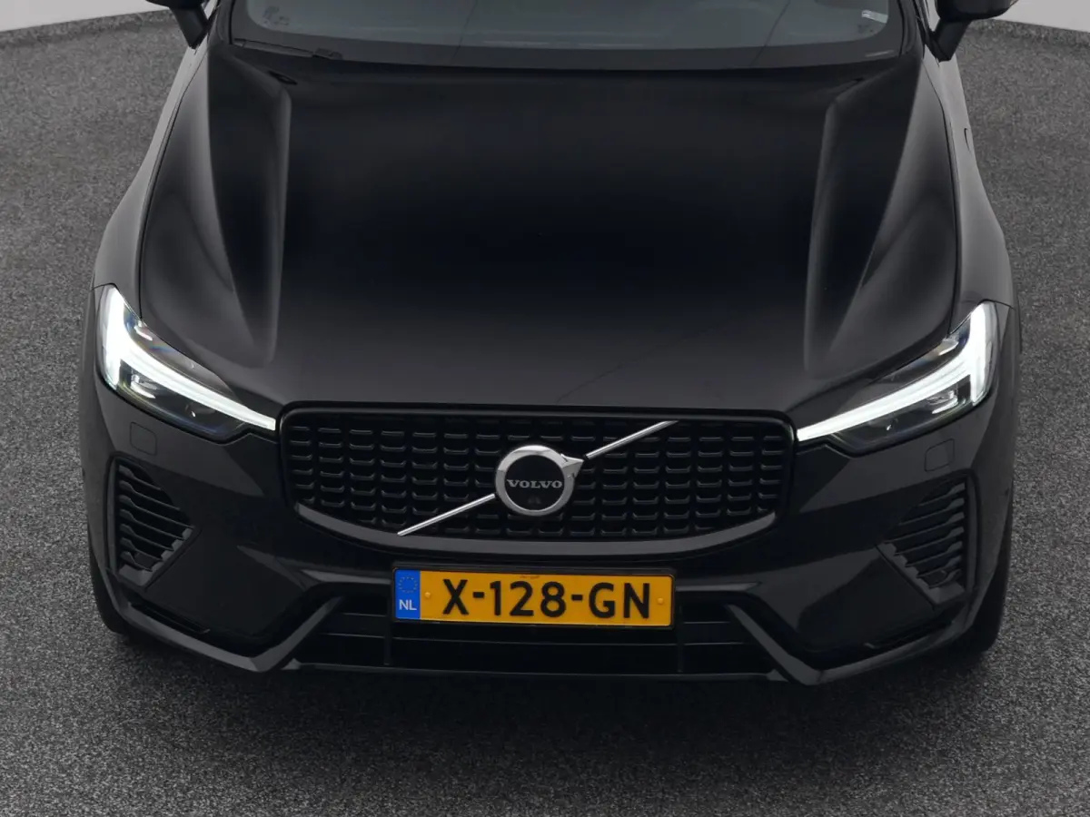 2.0 T6 Plug-in hybrid AWD Plus Dark Long Range | PANO | 360° | ADAPTIVE | H&K | STOELVENT. | STOEL- EN STUURVERW. | TREKHAAK