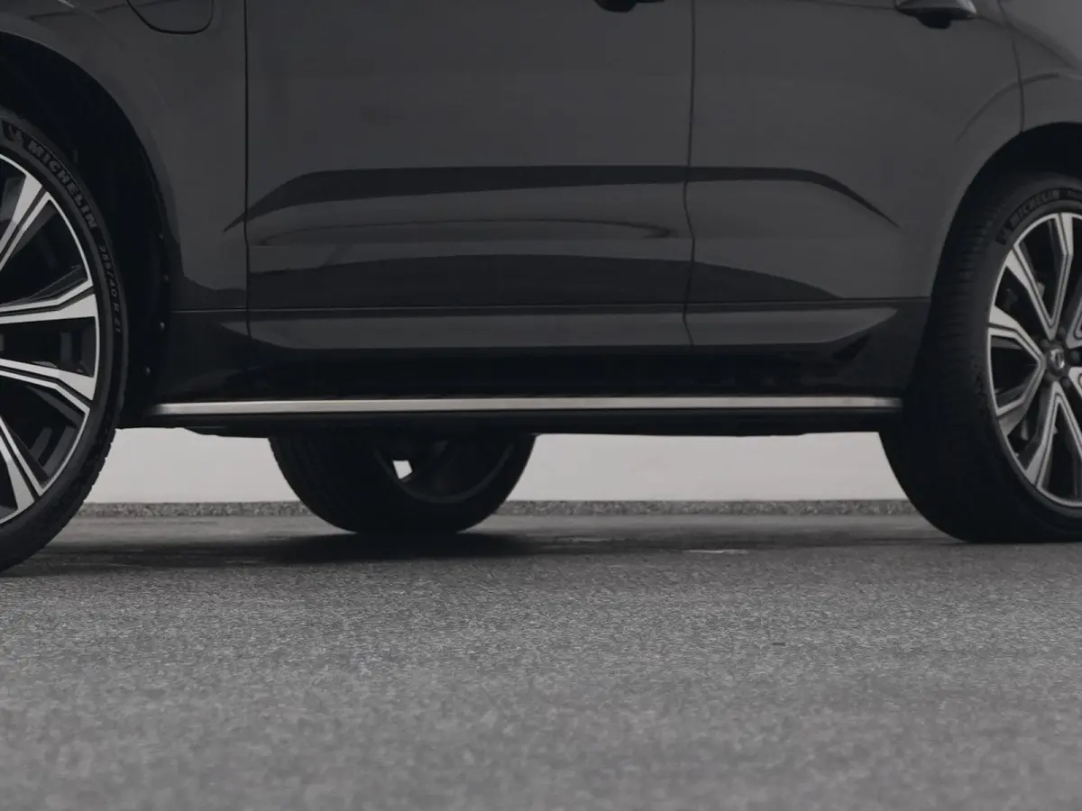 2.0 T6 Plug-in hybrid AWD Plus Dark Long Range | PANO | 360° | ADAPTIVE | H&K | STOELVENT. | STOEL- EN STUURVERW. | TREKHAAK
