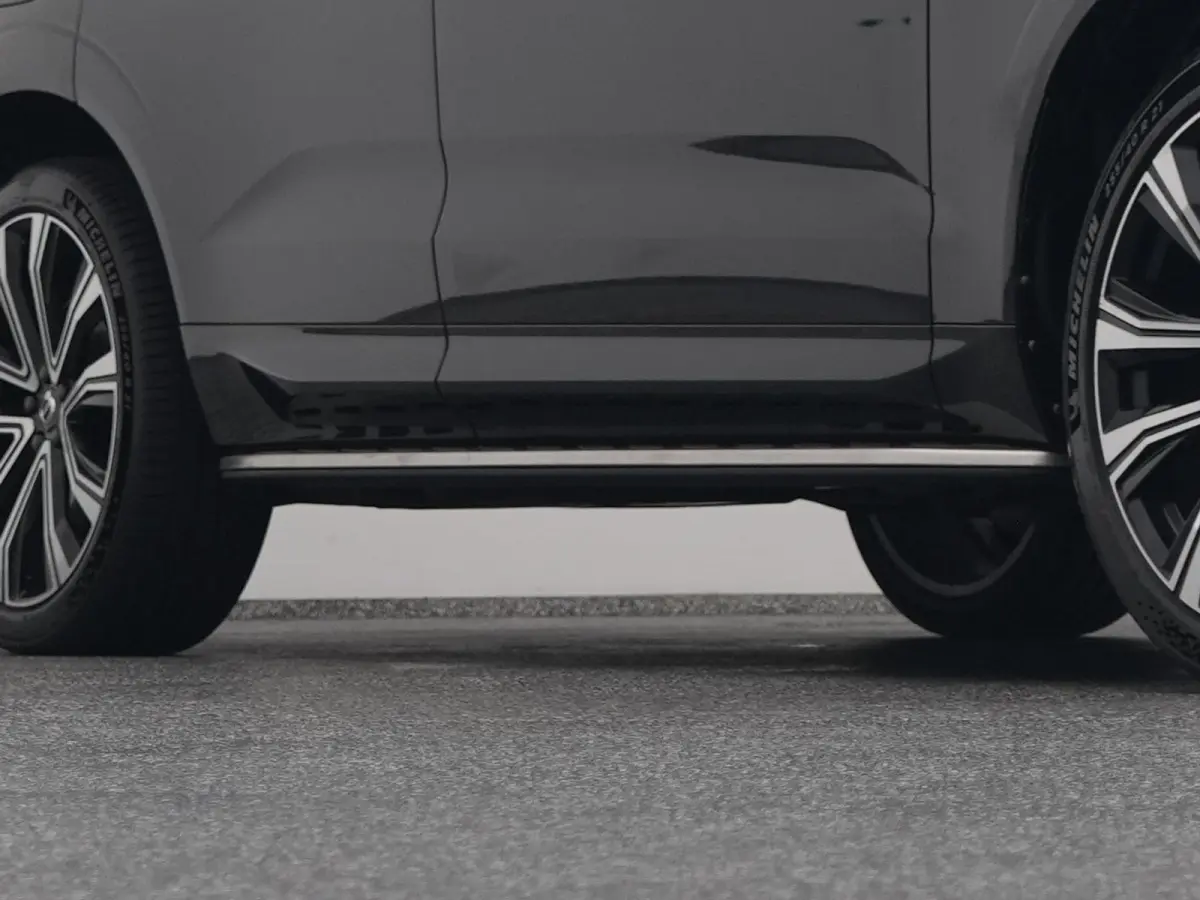 2.0 T6 Plug-in hybrid AWD Plus Dark Long Range | PANO | 360° | ADAPTIVE | H&K | STOELVENT. | STOEL- EN STUURVERW. | TREKHAAK