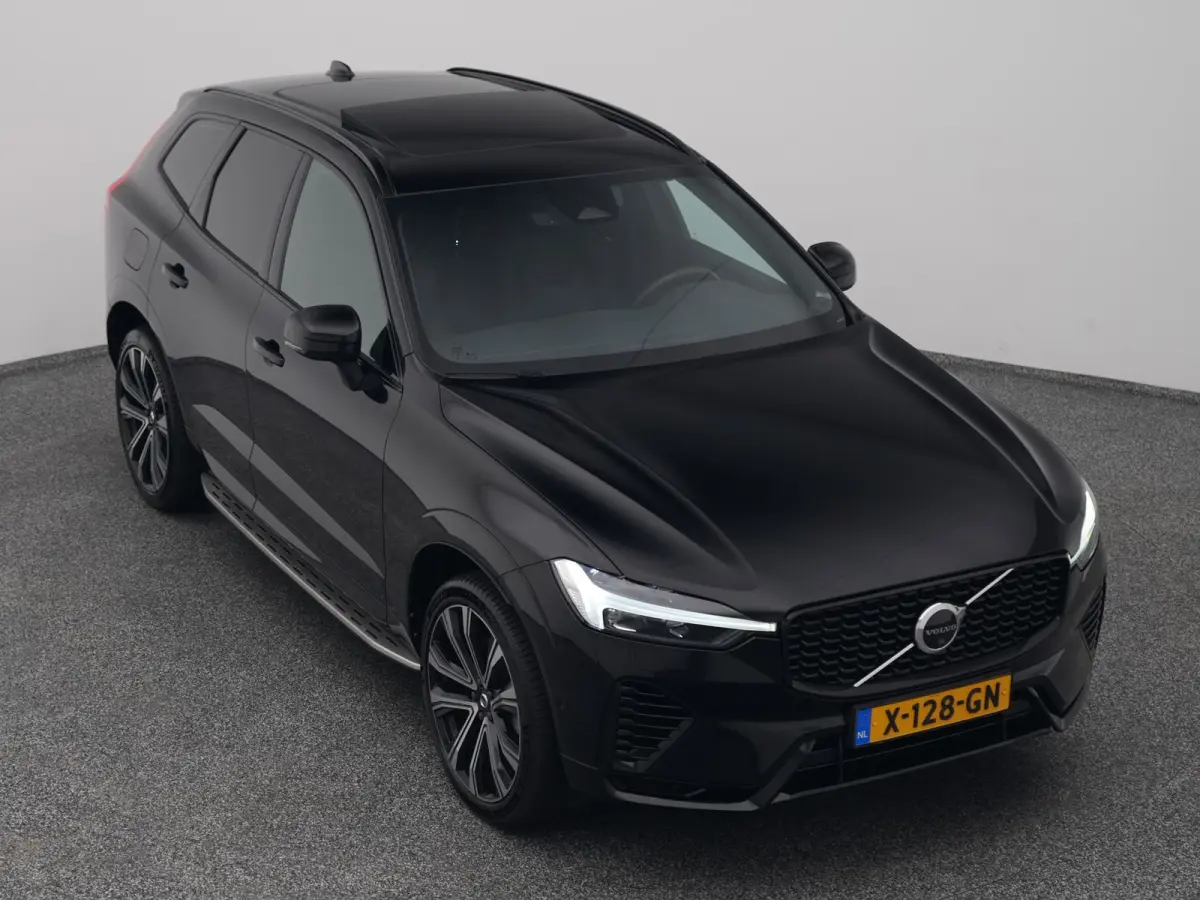 2.0 T6 Plug-in hybrid AWD Plus Dark Long Range | PANO | 360° | ADAPTIVE | H&K | STOELVENT. | STOEL- EN STUURVERW. | TREKHAAK
