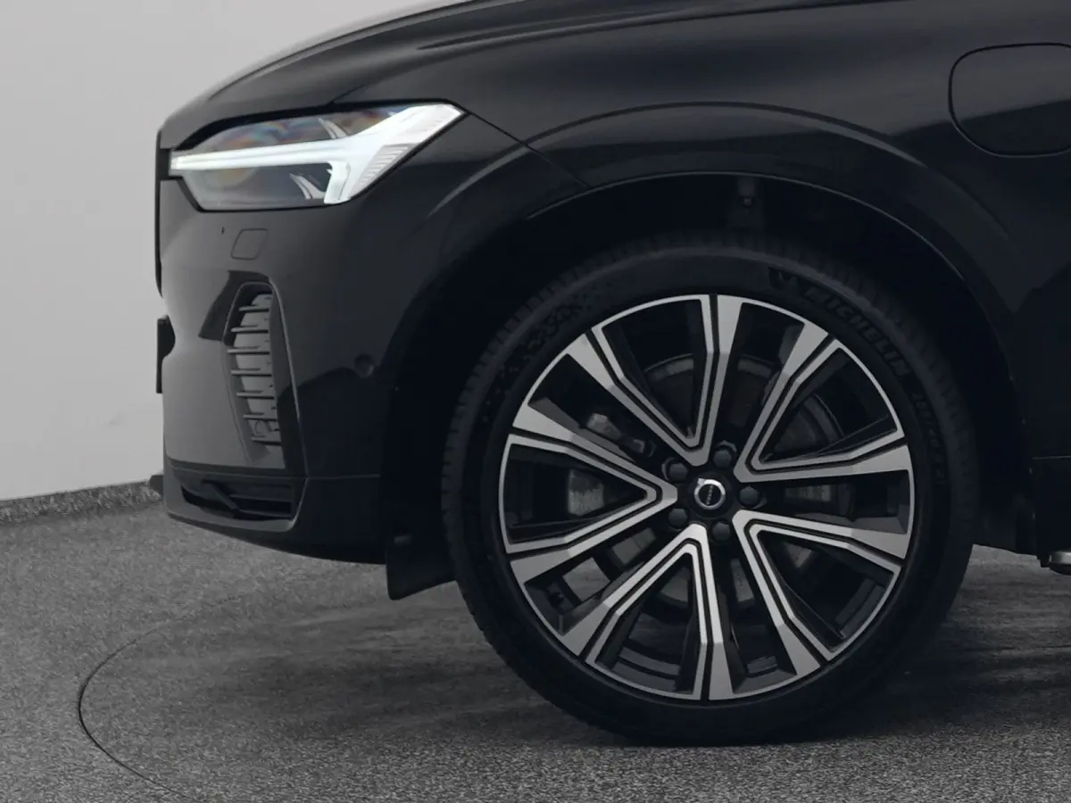 2.0 T6 Plug-in hybrid AWD Plus Dark Long Range | PANO | 360° | ADAPTIVE | H&K | STOELVENT. | STOEL- EN STUURVERW. | TREKHAAK