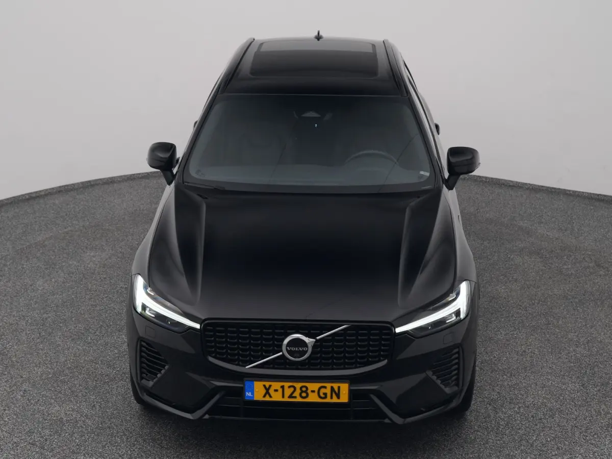 2.0 T6 Plug-in hybrid AWD Plus Dark Long Range | PANO | 360° | ADAPTIVE | H&K | STOELVENT. | STOEL- EN STUURVERW. | TREKHAAK